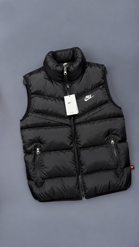 Жилетка Nike Storm-FIT чорна