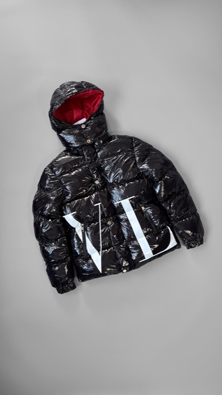 Пуховик Valentino Garavani х Moncler Puffer