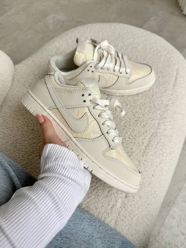 Nike Dunk Low Lace Pack Regal Beige