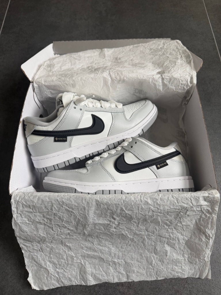 Nike SB Dunk Low Gore-Tex Grey White 4